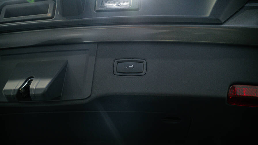 Mandataire Automobile occasion, recherche de Porsche Cayenne-e-hybrid-3-0-v6-470-ch - E-Motors