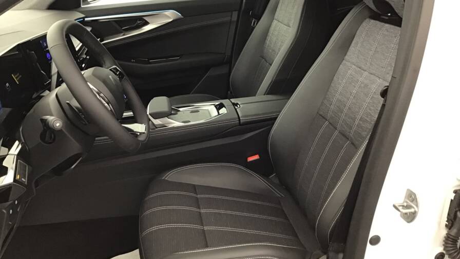 Mandataire Automobile occasion, recherche de Renault Austral-e-tech-full-hybrid-200-gsr2-techno5-portes-vp-essence-courant-lectrique042024-042025 - E-Motors