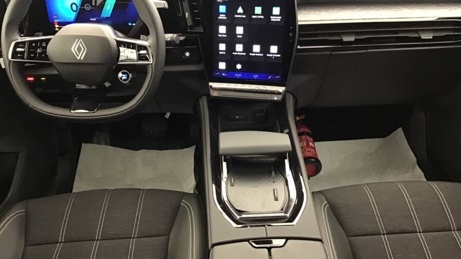 Mandataire Automobile occasion, recherche de Renault Austral-e-tech-full-hybrid-200-gsr2-techno5-portes-vp-essence-courant-lectrique042024-042025 - E-Motors