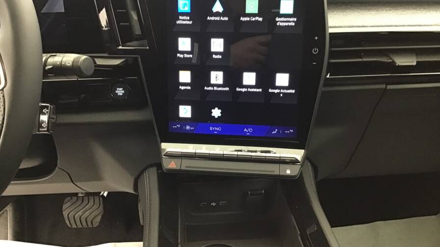 Mandataire Automobile occasion, recherche de Renault Austral-e-tech-full-hybrid-200-gsr2-techno5-portes-vp-essence-courant-lectrique042024-042025 - E-Motors