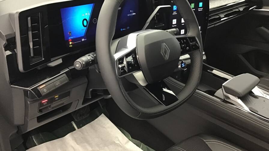 Mandataire Automobile occasion, recherche de Renault Austral-e-tech-full-hybrid-200-gsr2-techno5-portes-vp-essence-courant-lectrique042024-042025 - E-Motors