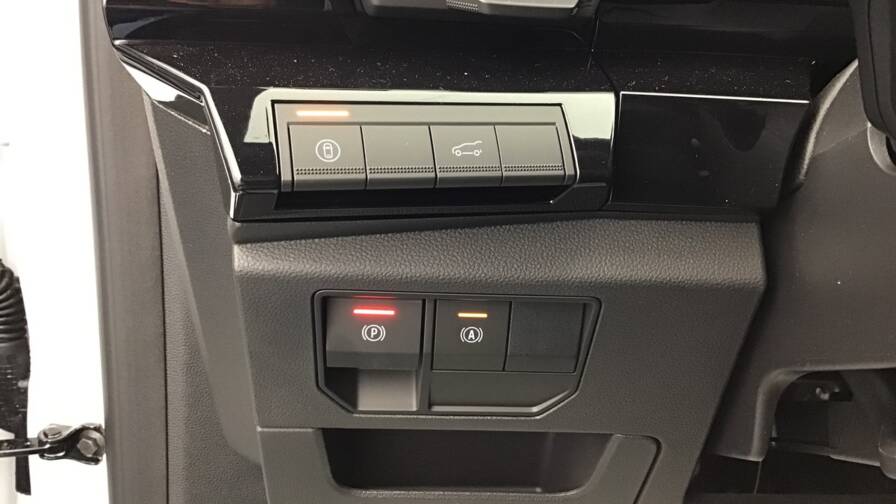 Mandataire Automobile occasion, recherche de Renault Austral-e-tech-full-hybrid-200-gsr2-techno5-portes-vp-essence-courant-lectrique042024-042025 - E-Motors