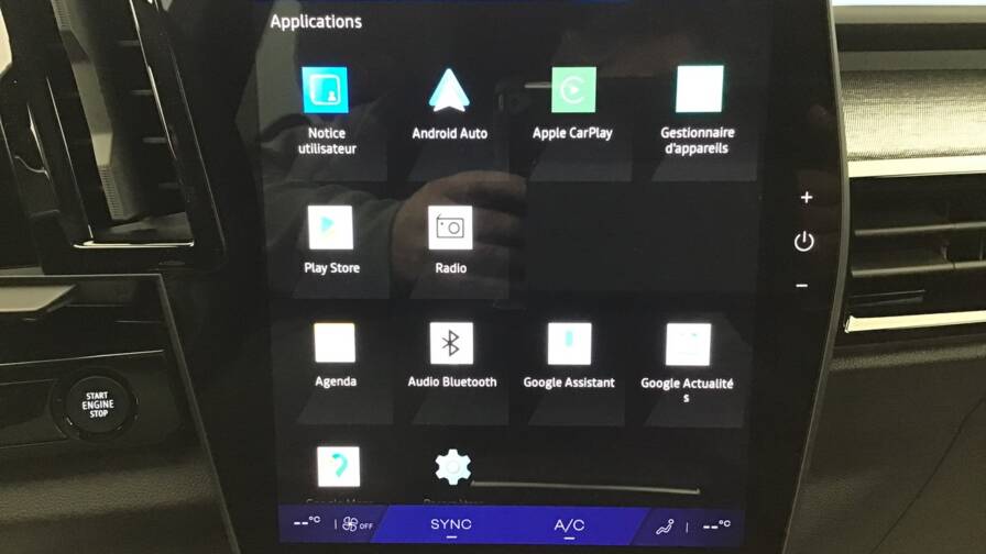 Mandataire Automobile occasion, recherche de Renault Austral-e-tech-full-hybrid-200-gsr2-techno5-portes-vp-essence-courant-lectrique042024-042025 - E-Motors
