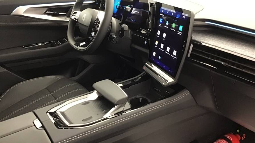 Mandataire Automobile occasion, recherche de Renault Austral-e-tech-full-hybrid-200-gsr2-techno5-portes-vp-essence-courant-lectrique042024-042025 - E-Motors