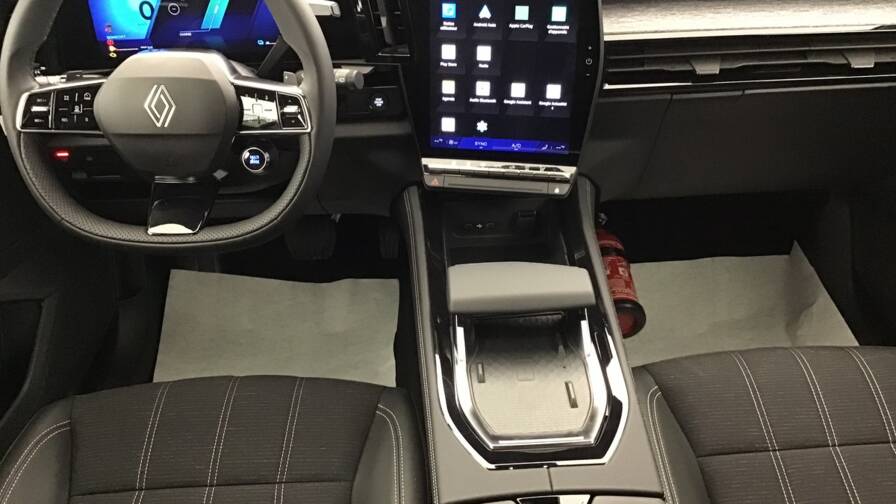 Mandataire Automobile occasion, recherche de Renault Austral-e-tech-full-hybrid-200-gsr2-techno5-portes-vp-essence-courant-lectrique042024-042025 - E-Motors