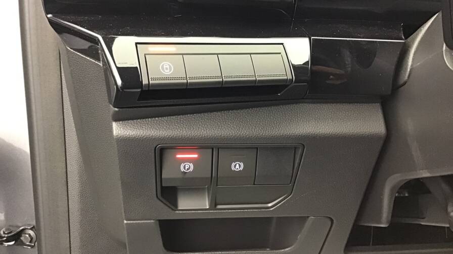 Mandataire Automobile occasion, recherche de Renault Austral-e-tech-full-hybrid-200-gsr2-techno5-portes-vp-essence-courant-lectrique042024-042025 - E-Motors