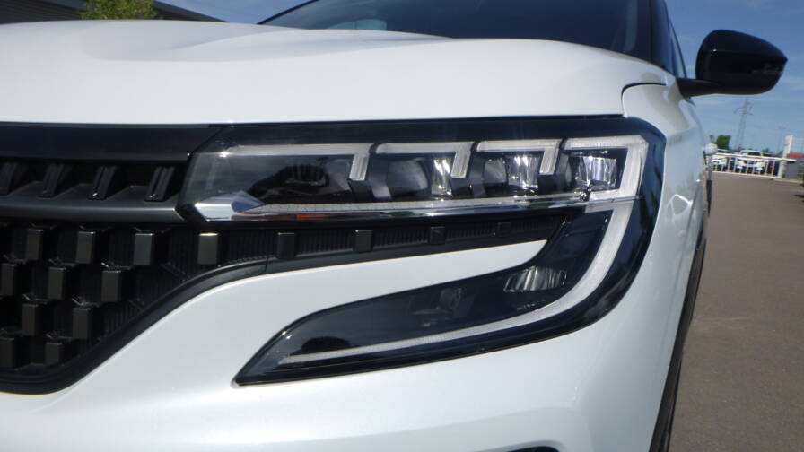 Mandataire Automobile neuf, recherche de Renault Austral-e-tech-full-hybrid-200-techno-esprit-alpine-plus-hayon-lectrique - E-Motors