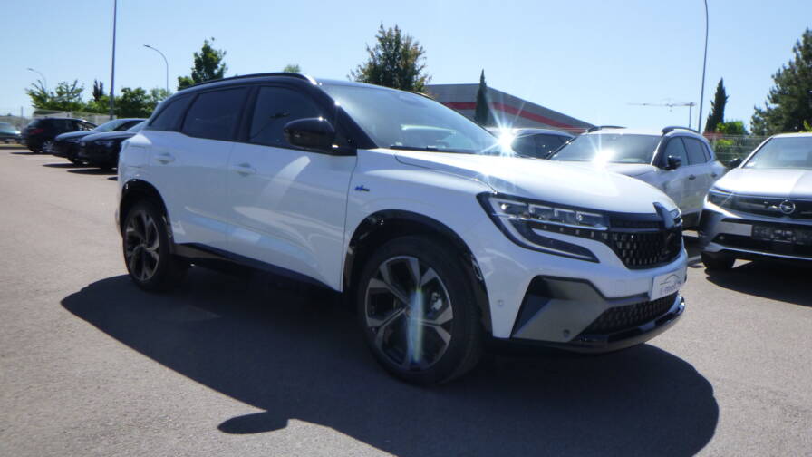 Mandataire Automobile neuf, recherche de Renault Austral-e-tech-full-hybrid-200-techno-esprit-alpine-plus-pack-safety-plus-hayon-motoris - E-Motors
