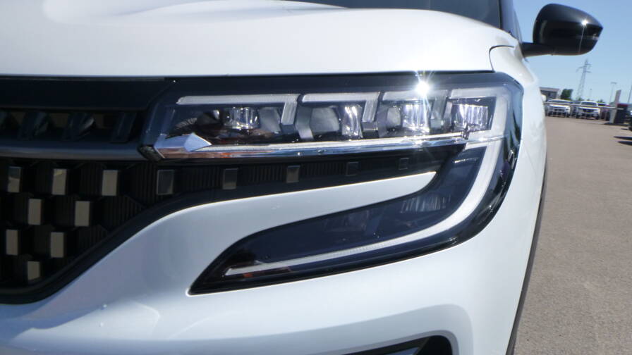 Mandataire Automobile neuf, recherche de Renault Austral-e-tech-full-hybrid-200-techno-esprit-alpine-plus-pack-safety-plus-hayon-motoris - E-Motors