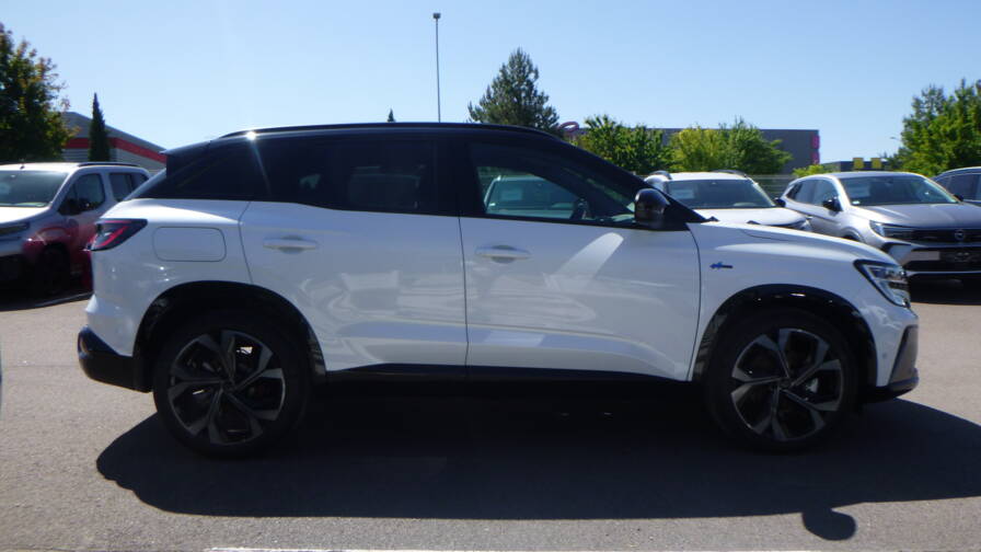 Mandataire Automobile neuf, recherche de Renault Austral-e-tech-full-hybrid-200-techno-esprit-alpine-plus-pack-safety-plus-hayon-motoris - E-Motors