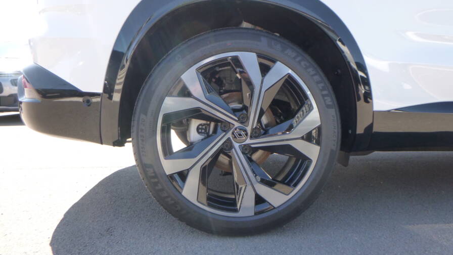 Mandataire Automobile neuf, recherche de Renault Austral-e-tech-full-hybrid-200-techno-esprit-alpine-plus-pack-safety-plus-hayon-motoris - E-Motors