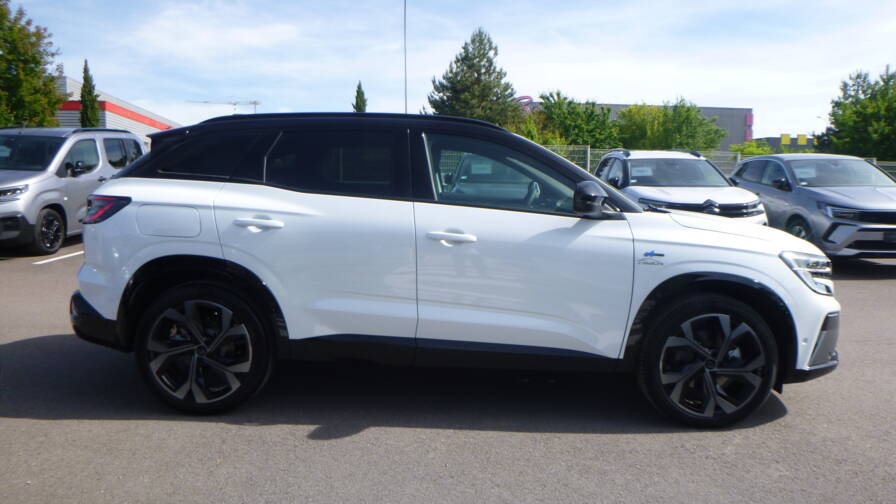Mandataire Automobile neuf, recherche de Renault Austral-e-tech-full-hybrid-200-techno-esprit-alpine-plus-hayon-lectrique - E-Motors
