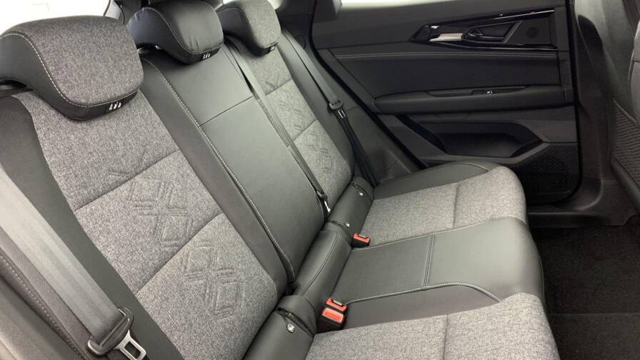 Mandataire Automobile neuf, recherche de Renault Austral-nouveau-full-hybrid-e-tech-200-ch-evolution - E-Motors