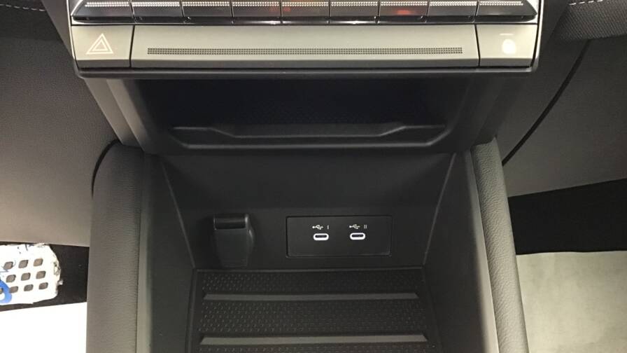 Mandataire Automobile occasion, recherche de Renault Captur-e-tech-full-hybrid-145-ch-esprit-alpine5-portes-vp-essence-courant-lectrique042024-052025 - E-Motors