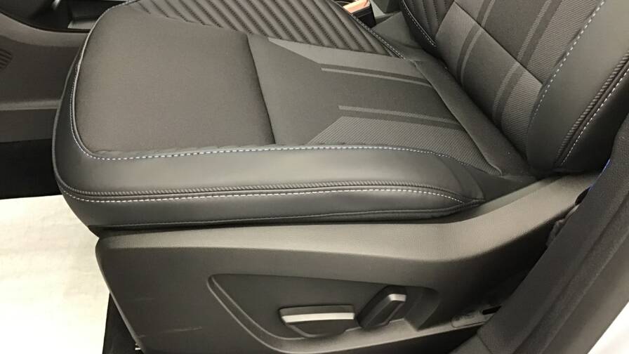 Mandataire Automobile occasion, recherche de Renault Captur-e-tech-full-hybrid-145-ch-esprit-alpine5-portes-vp-essence-courant-lectrique042024-052025 - E-Motors