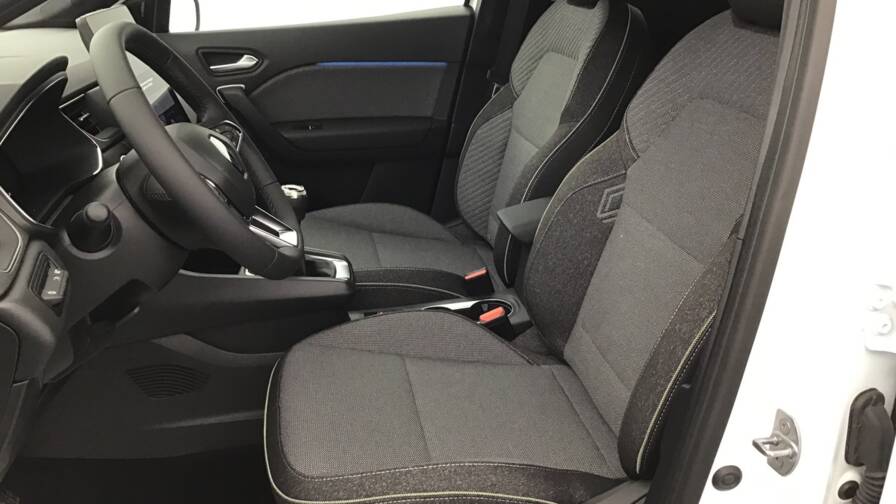 Mandataire Automobile occasion, recherche de Renault Captur-tce-90-ch-techno5-portes-vp-essence-sans-plomb012025-en-cours - E-Motors