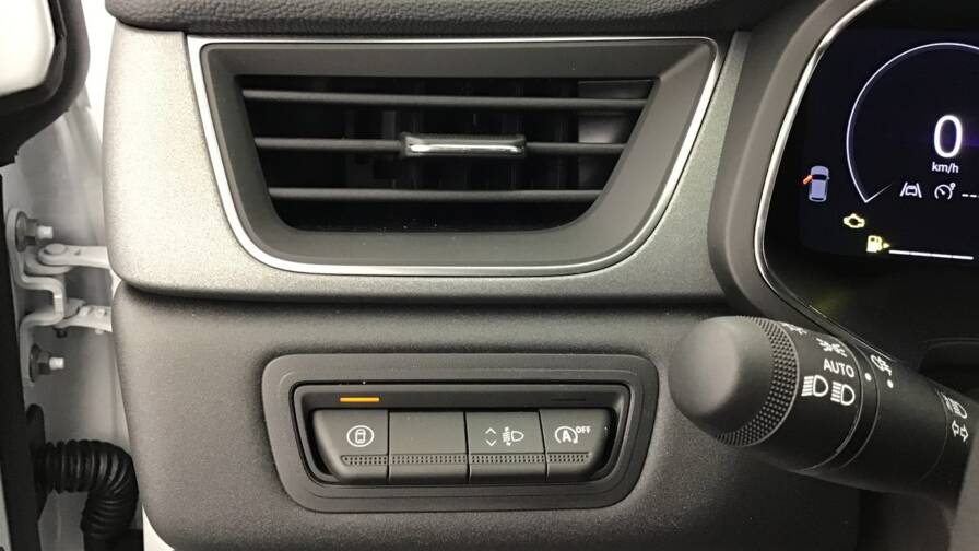 Mandataire Automobile occasion, recherche de Renault Captur-tce-90-ch-techno5-portes-vp-essence-sans-plomb012025-en-cours - E-Motors