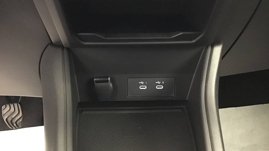 Mandataire Automobile occasion, recherche de Renault Captur-tce-90-ch-techno5-portes-vp-essence-sans-plomb012025-en-cours - E-Motors