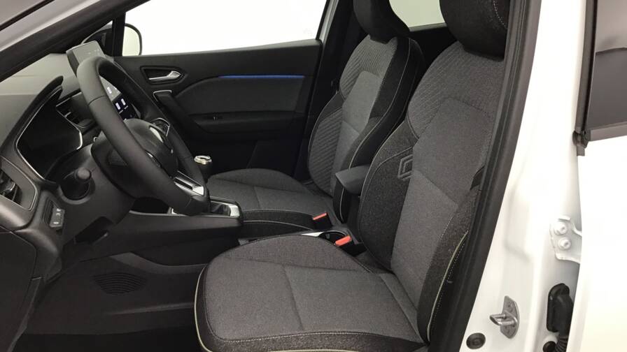 Mandataire Automobile occasion, recherche de Renault Captur-tce-90-ch-techno5-portes-vp-essence-sans-plomb012025-en-cours - E-Motors