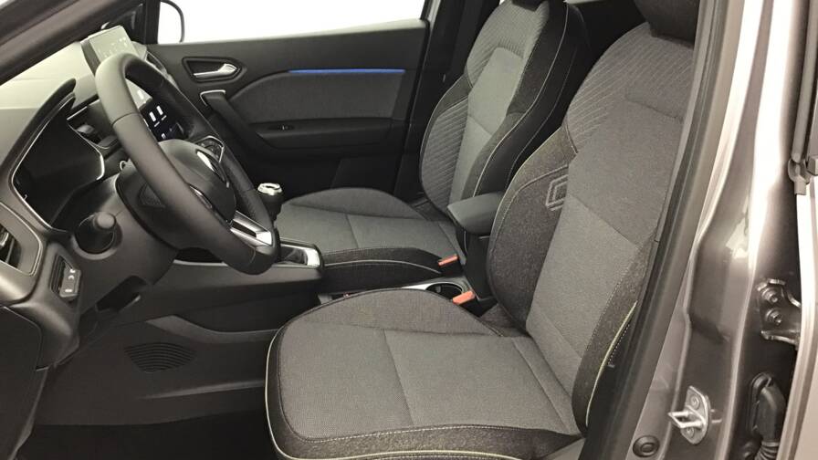 Mandataire Automobile occasion, recherche de Renault Captur-tce-90-ch-techno5-portes-vp-essence-sans-plomb012025-en-cours - E-Motors