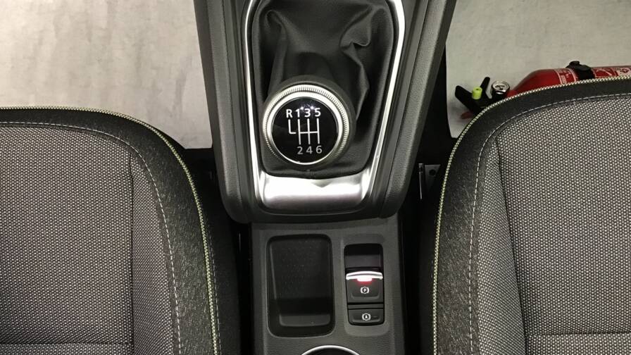 Mandataire Automobile occasion, recherche de Renault Captur-tce-90-ch-techno5-portes-vp-essence-sans-plomb012025-en-cours - E-Motors