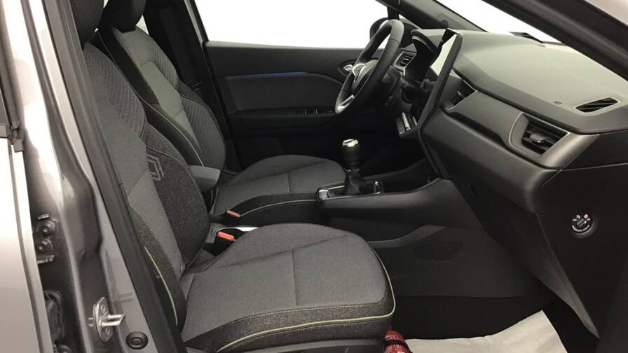 Mandataire Automobile occasion, recherche de Renault Captur-tce-90-ch-techno5-portes-vp-essence-sans-plomb012025-en-cours - E-Motors