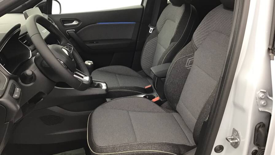 Mandataire Automobile occasion, recherche de Renault Captur-tce-90-ch-techno5-portes-vp-essence-sans-plomb012025-en-cours - E-Motors