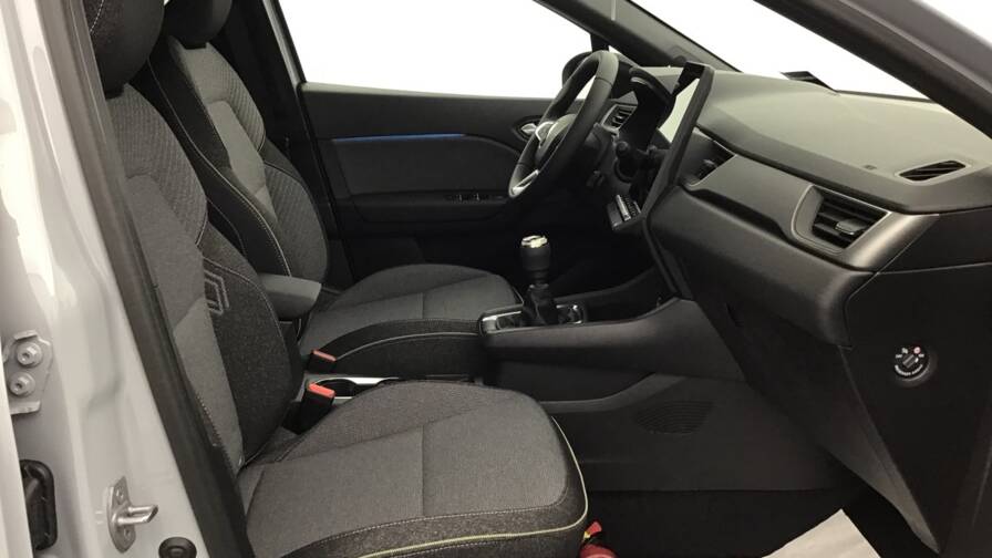 Mandataire Automobile occasion, recherche de Renault Captur-tce-90-ch-techno5-portes-vp-essence-sans-plomb012025-en-cours - E-Motors