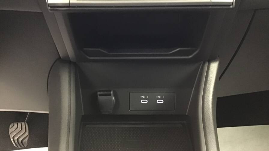 Mandataire Automobile occasion, recherche de Renault Captur-tce-90-ch-techno5-portes-vp-essence-sans-plomb012025-en-cours - E-Motors