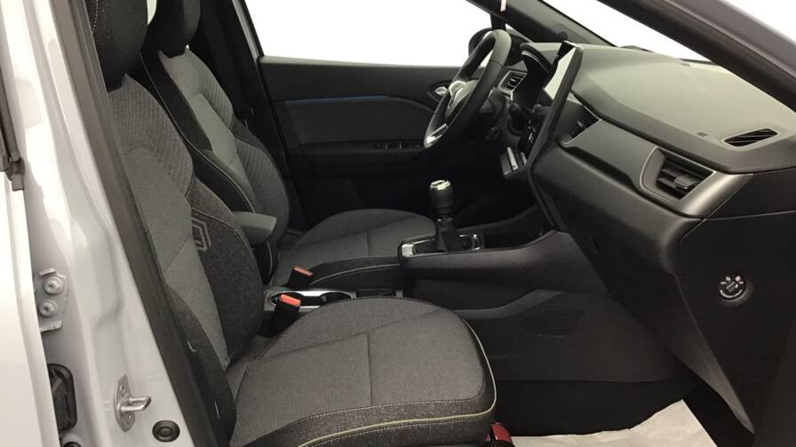 Mandataire Automobile occasion, recherche de Renault Captur-tce-90-ch-techno5-portes-vp-essence-sans-plomb012025-en-cours - E-Motors