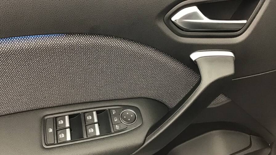 Mandataire Automobile occasion, recherche de Renault Captur-tce-90-ch-techno5-portes-vp-essence-sans-plomb012025-en-cours - E-Motors