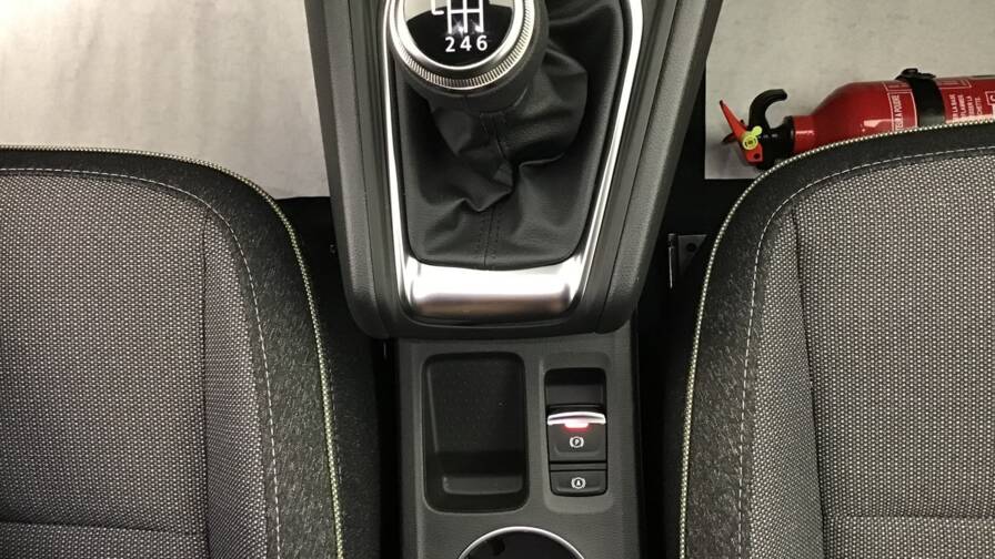 Mandataire Automobile occasion, recherche de Renault Captur-tce-90-ch-techno5-portes-vp-essence-sans-plomb012025-en-cours - E-Motors