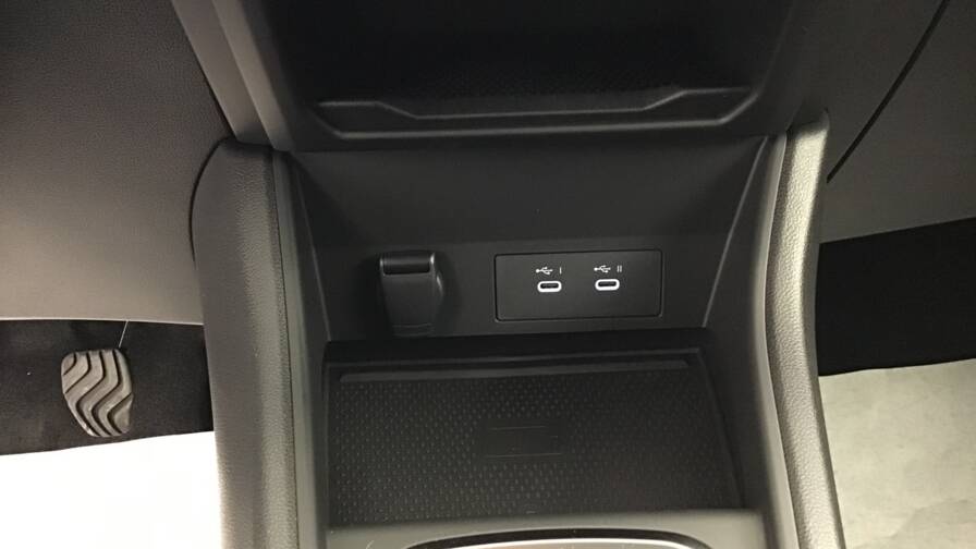 Mandataire Automobile occasion, recherche de Renault Captur-tce-90-ch-techno5-portes-vp-essence-sans-plomb012025-en-cours - E-Motors