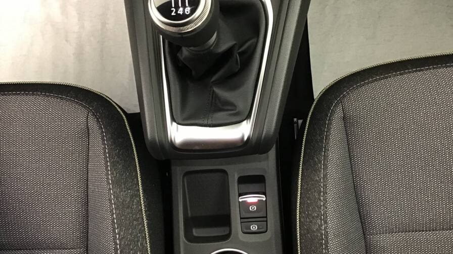 Mandataire Automobile occasion, recherche de Renault Captur-tce-90-ch-techno5-portes-vp-essence-sans-plomb012025-en-cours - E-Motors