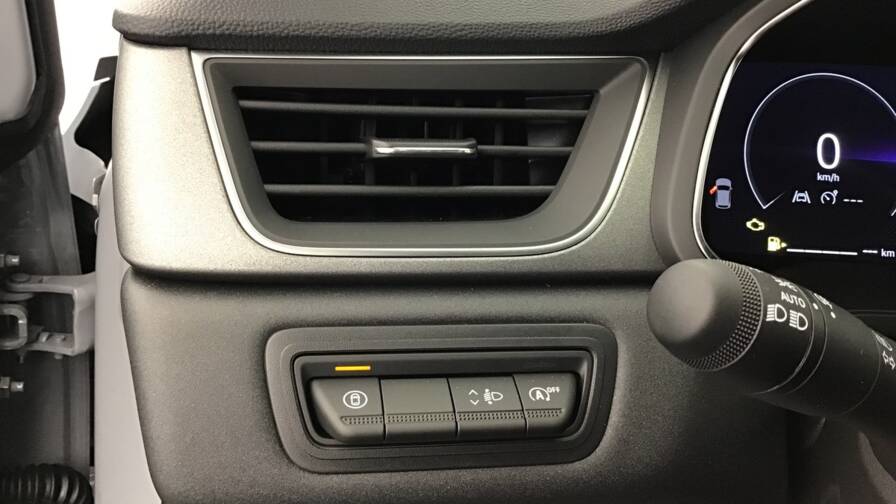 Mandataire Automobile occasion, recherche de Renault Captur-tce-90-ch-techno5-portes-vp-essence-sans-plomb012025-en-cours - E-Motors