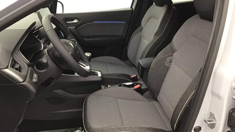 Mandataire Automobile occasion, recherche de Renault Captur-tce-90-ch-techno5-portes-vp-essence-sans-plomb012025-en-cours - E-Motors