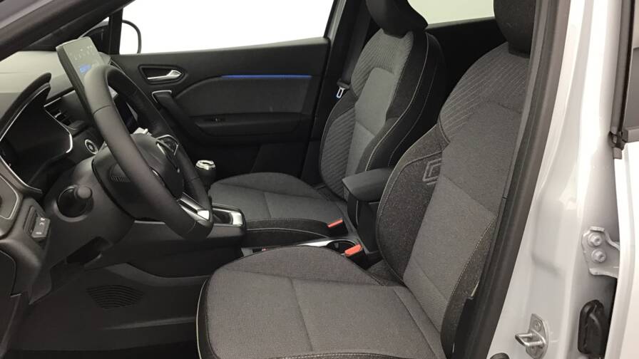 Mandataire Automobile occasion, recherche de Renault Captur-tce-90-ch-techno5-portes-vp-essence-sans-plomb012025-en-cours - E-Motors