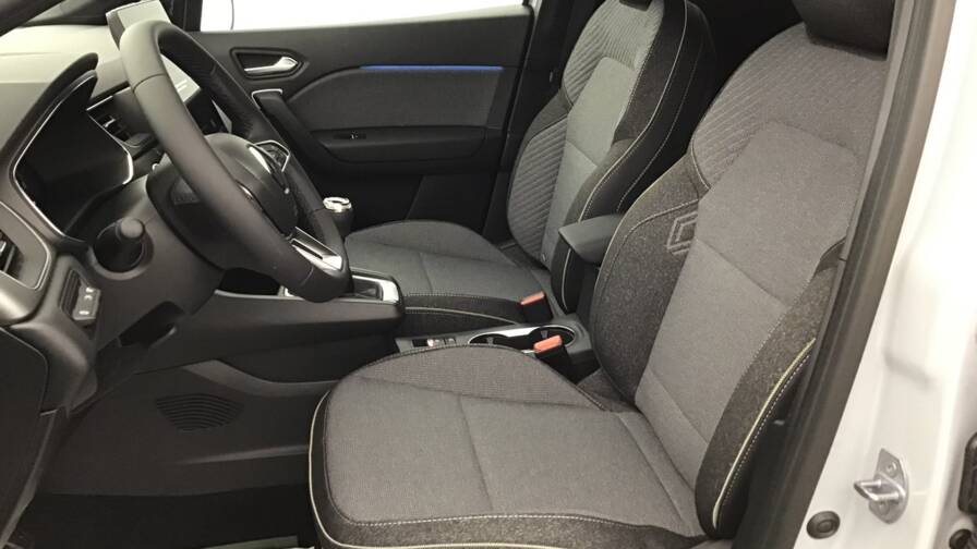 Mandataire Automobile occasion, recherche de Renault Captur-tce-90-ch-techno5-portes-vp-essence-sans-plomb012025-en-cours - E-Motors