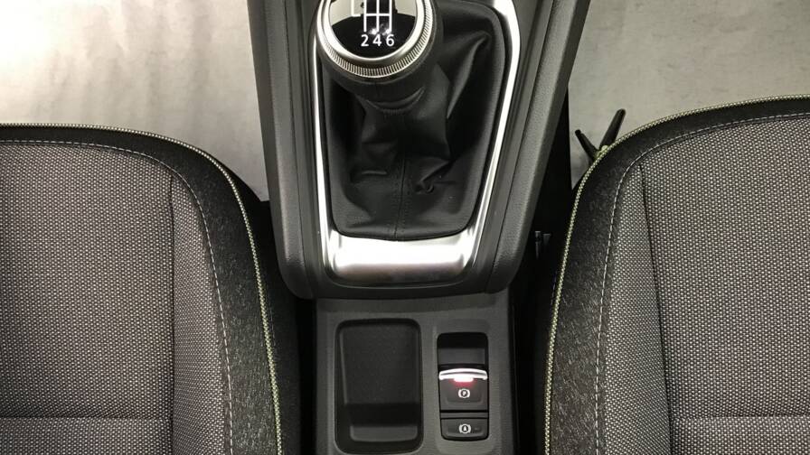 Mandataire Automobile occasion, recherche de Renault Captur-tce-90-ch-techno5-portes-vp-essence-sans-plomb012025-en-cours - E-Motors