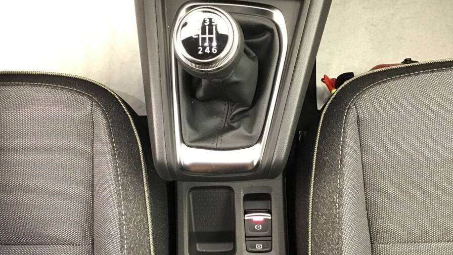 Mandataire Automobile occasion, recherche de Renault Captur-tce-90-ch-techno5-portes-vp-essence-sans-plomb012025-en-cours - E-Motors