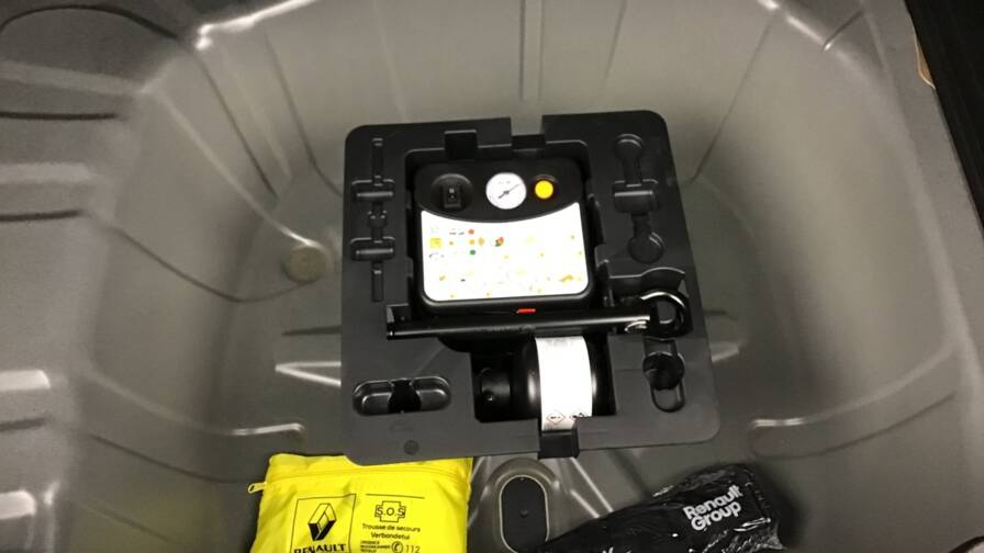 Mandataire Automobile occasion, recherche de Renault Captur-tce-90-ch-techno5-portes-vp-essence-sans-plomb012025-en-cours - E-Motors