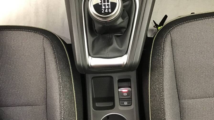 Mandataire Automobile occasion, recherche de Renault Captur-tce-90-ch-techno5-portes-vp-essence-sans-plomb012025-en-cours - E-Motors