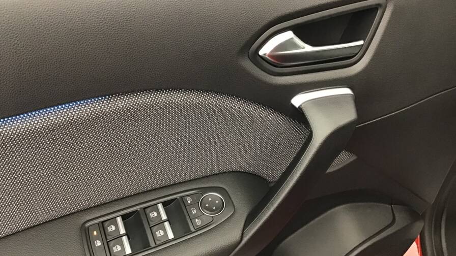 Mandataire Automobile occasion, recherche de Renault Captur-tce-90-ch-techno5-portes-vp-essence-sans-plomb012025-en-cours - E-Motors