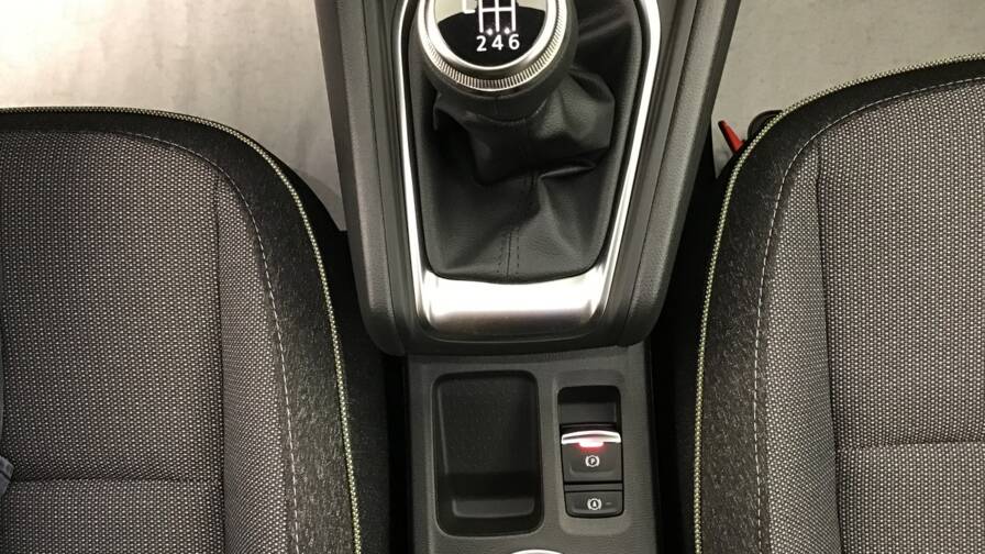 Mandataire Automobile occasion, recherche de Renault Captur-tce-90-ch-techno5-portes-vp-essence-sans-plomb012025-en-cours - E-Motors