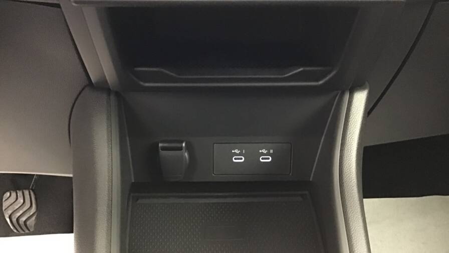 Mandataire Automobile occasion, recherche de Renault Captur-tce-90-ch-techno5-portes-vp-essence-sans-plomb012025-en-cours - E-Motors