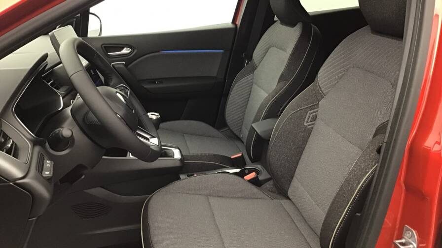 Mandataire Automobile occasion, recherche de Renault Captur-tce-90-ch-techno5-portes-vp-essence-sans-plomb012025-en-cours - E-Motors