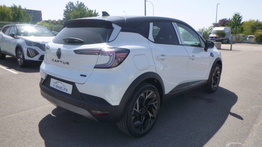 Mandataire Automobile neuf, recherche de Renault Captur-e-tech-full-hybrid-145-esprit-alpine-plus-toit-plus-360-plus-pack-safety-et-driving-plus-pack-hiver - E-Motors