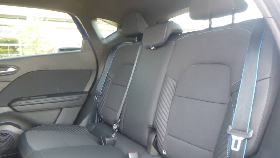 Mandataire Automobile neuf, recherche de Renault Captur-e-tech-full-hybrid-145-esprit-alpine-plus-toit-plus-harman-hi-fi-plus-cam-360 - E-Motors