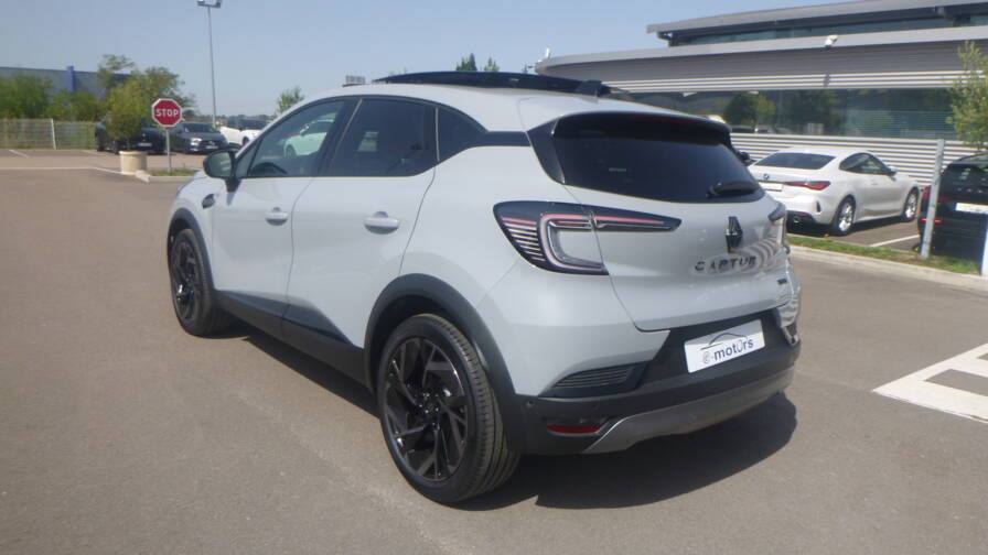 Mandataire Automobile neuf, recherche de Renault Captur-e-tech-full-hybrid-145-esprit-alpine-plus-pack-safety-et-driving-plus-toit-plus-harman - E-Motors