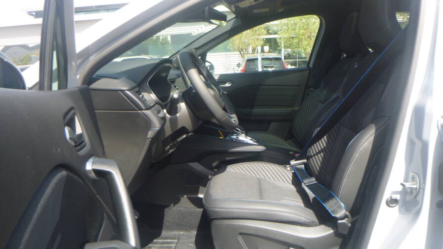 Mandataire Automobile neuf, recherche de Renault Captur-e-tech-full-hybrid-145-esprit-alpine-plus-pack-safety-et-driving-plus-toit-plus-harman - E-Motors